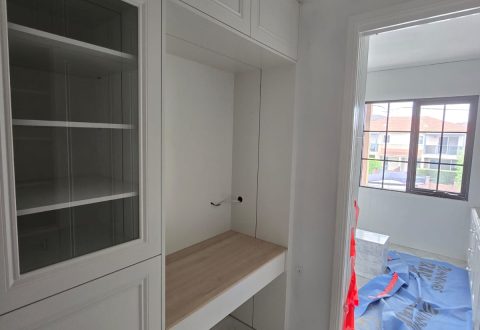 White Handless Custom Wardrobes